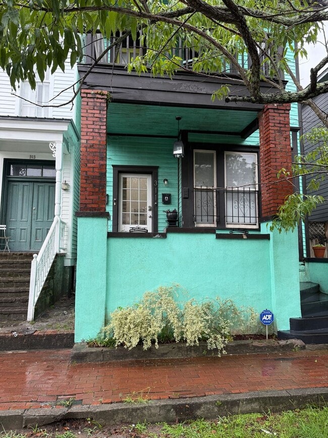Building Photo - 311 E Duffy St