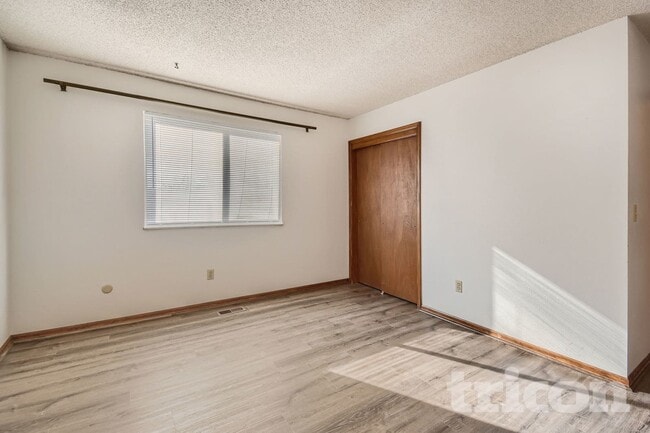 Building Photo - 6552 W Morraine Pl