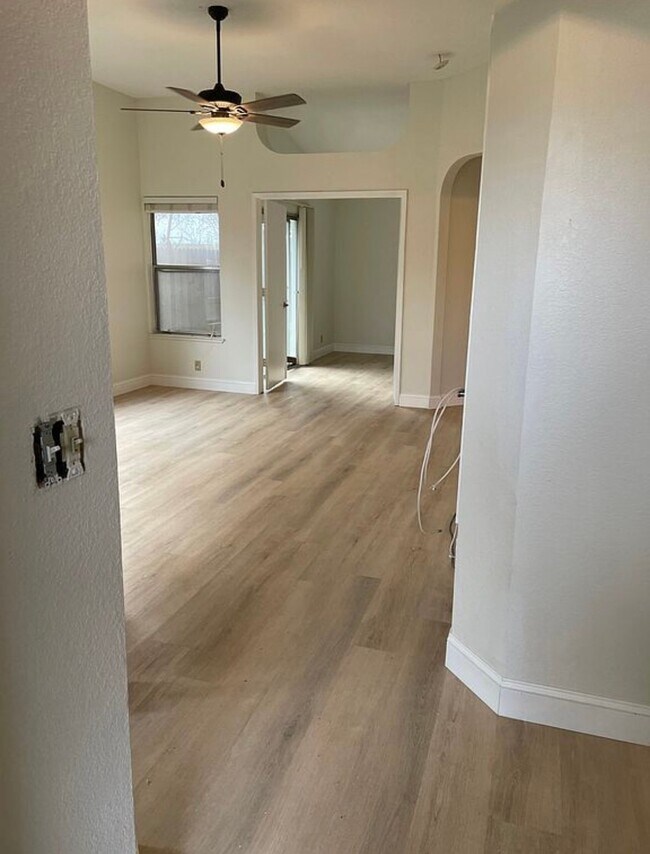 Foto del edificio - 4264 Chinquapin Way