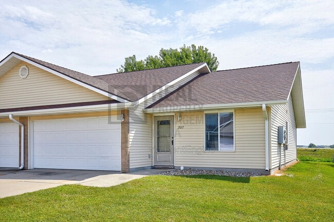 Building Photo - 2017 Vista View Dr