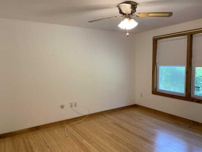 Building Photo - 57 Breakneck Rd