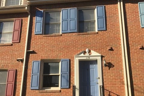 Foto del edificio - 1174 N Vermont St