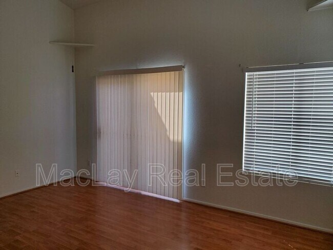 Foto del edificio - 510 W Sereno Dr