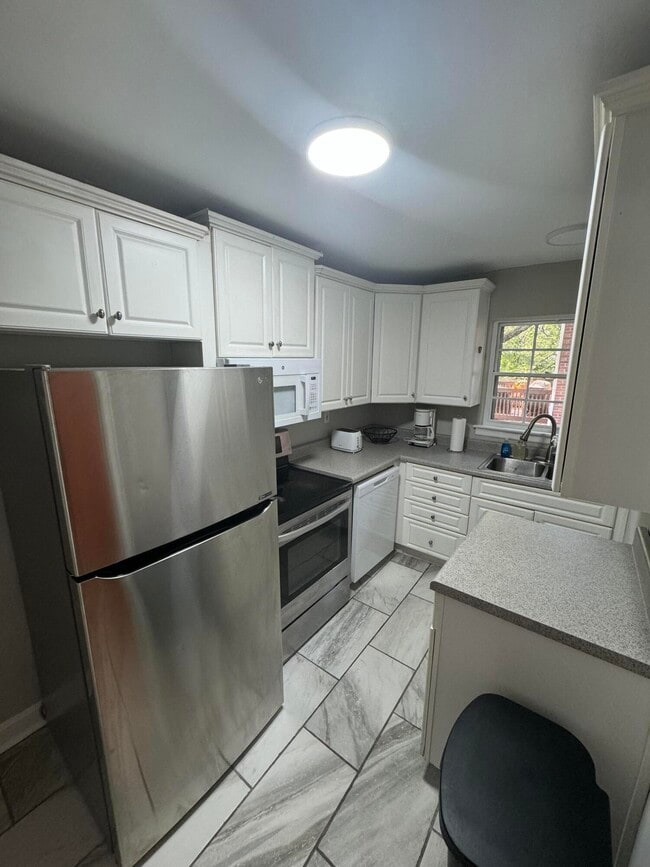 Building Photo - 474 Bob O Link Dr