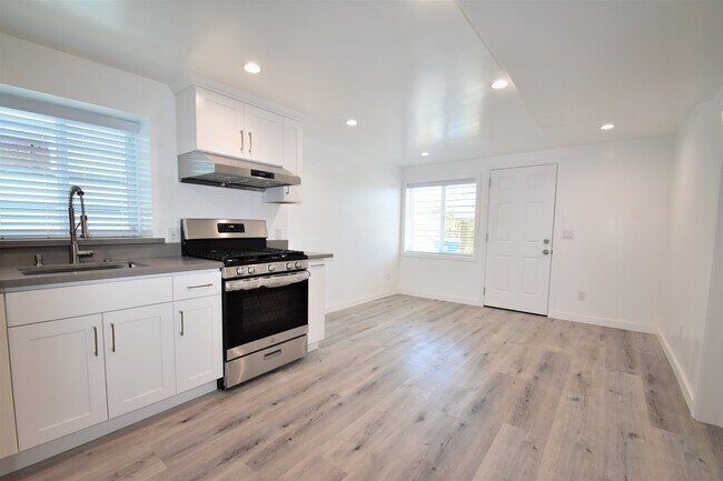 Foto del edificio - 187 Camelia Dr