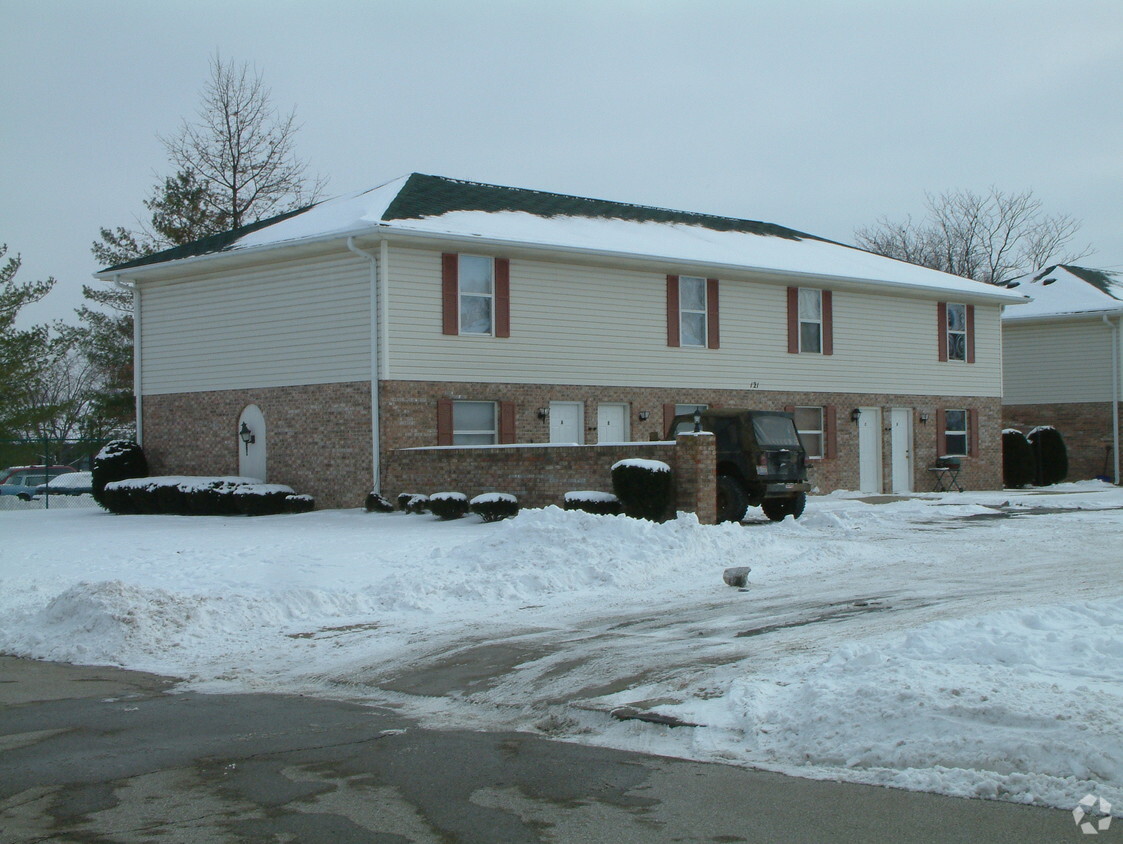 Foto principal - 121-135 Bevonne Ct