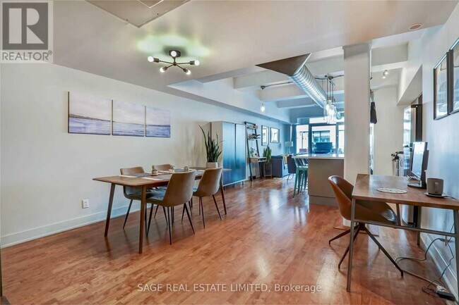 Building Photo - 233 Carlaw Ave