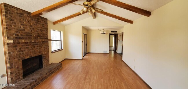 Foto del edificio - 6716 Ridge Top Dr