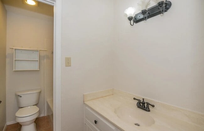 Foto del edificio - 4800 Gretna Green Ln