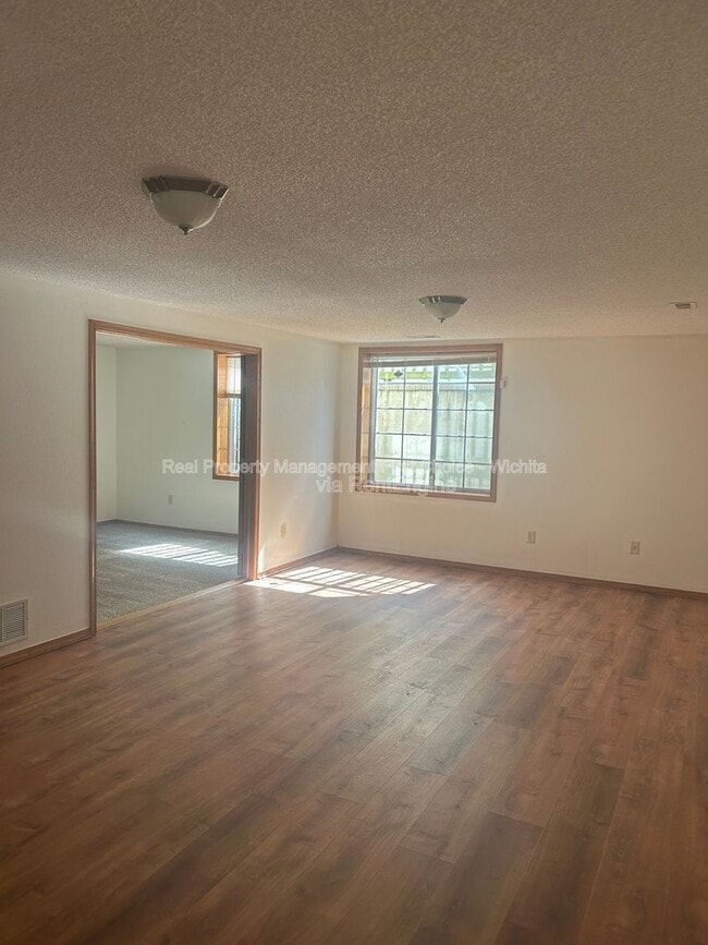 Building Photo - 10805 E Funston St