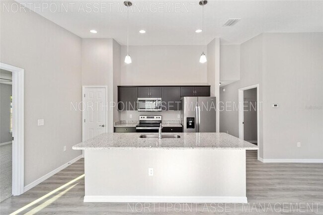 Building Photo - Stylish 3BR/2BA Home with Open Layout & Hi...