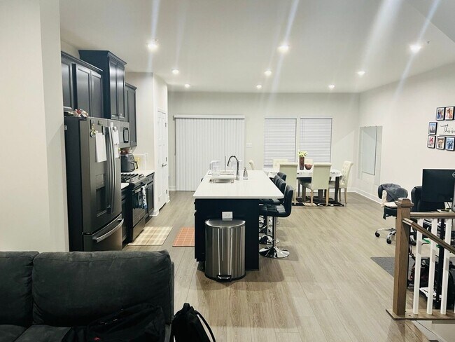 Foto del edificio - 4 Bedroom Townhome in Dublin