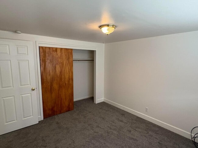 Building Photo - 351 S 200 E