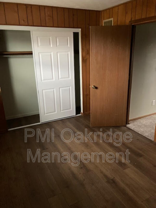 Building Photo - 1541 Spruce Ave