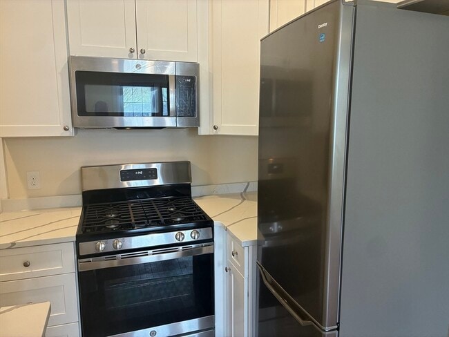 Building Photo - 185 Chestnut Hill Ave