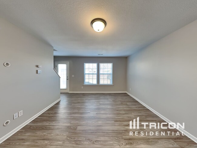 Foto del edificio - 909 Northern Dancer Ln