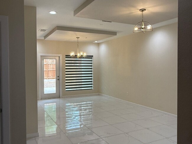 Building Photo - 504 Gale Ct