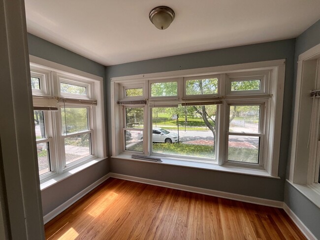 Foto del edificio - 5347-5353 W Belle Plaine Ave