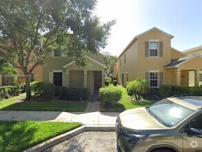 Building Photo - 2057 SE Avon Park Dr