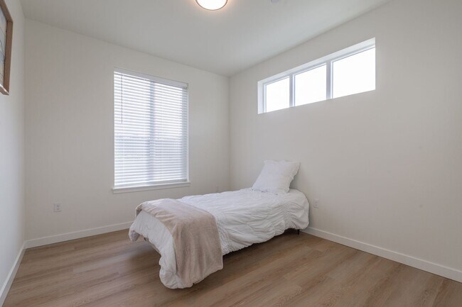 Interior Photo - Urban 33