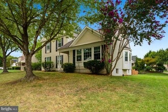 Building Photo - 10249 Winged Elm Cir