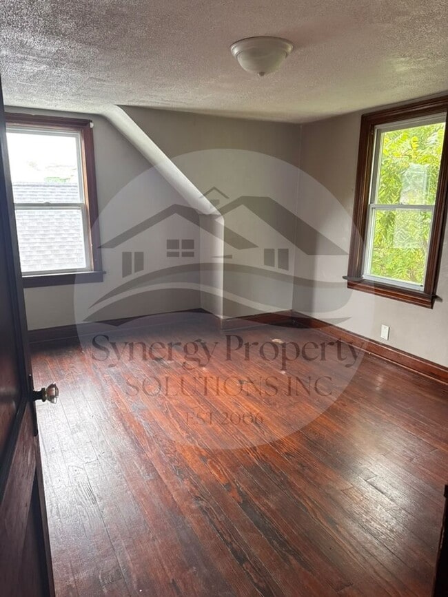 Building Photo - Spacious Cape Cod