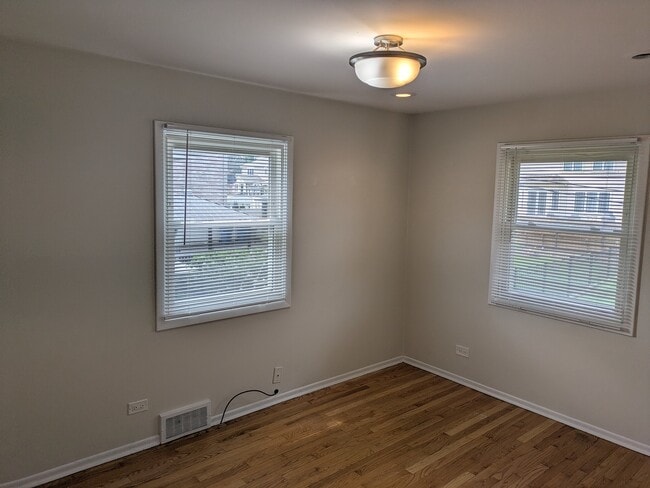 Building Photo - 796 Adele St