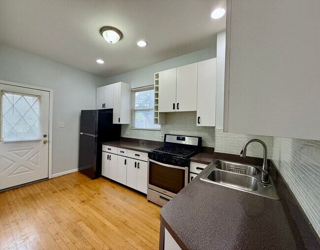 Foto del edificio - 937 N Ashland Ave
