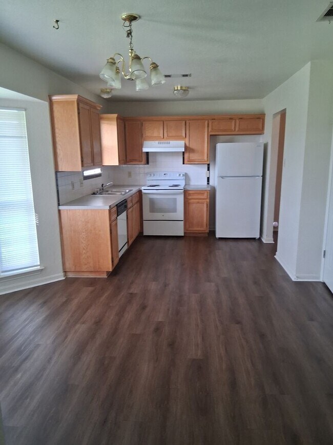 Foto del edificio - 3806 Lone Oak Dr