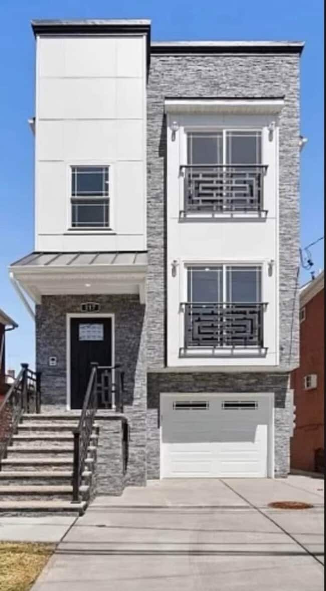 Building Photo - 217 Atlantic St