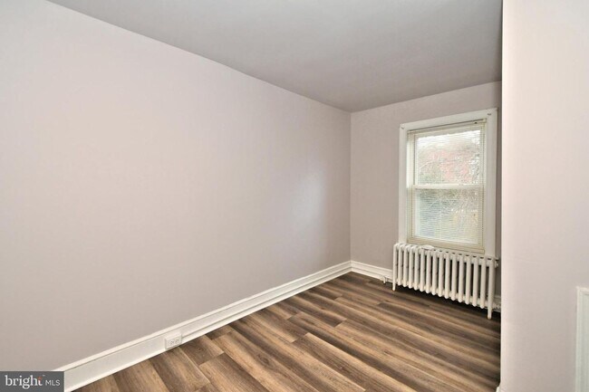 Building Photo - Conshohocken Townhome Available Now
