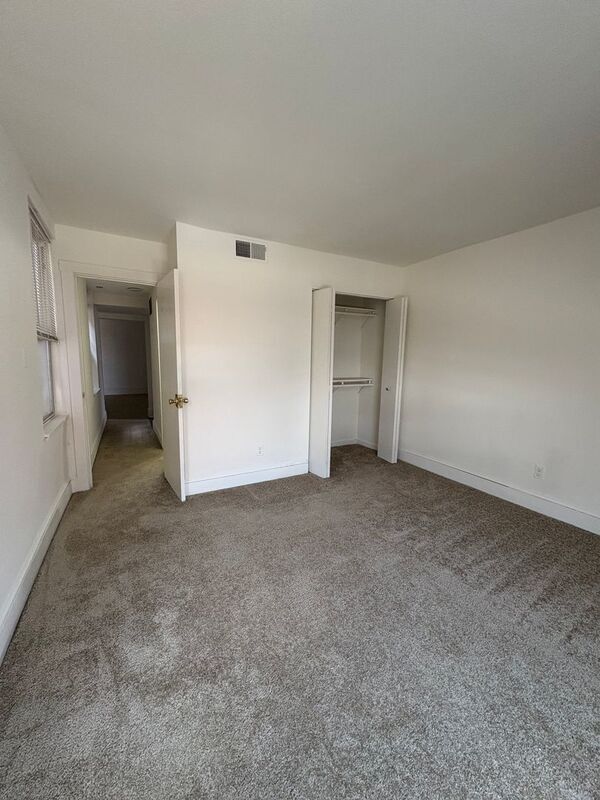 Building Photo - 717-721 St Paul St