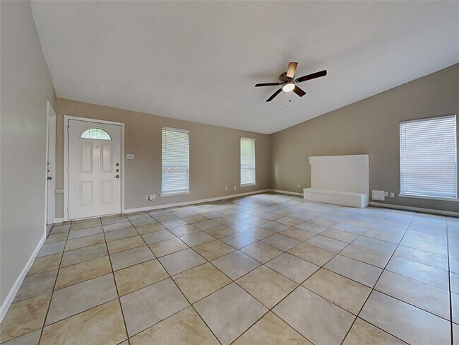 Building Photo - 15830 Willmore Ln