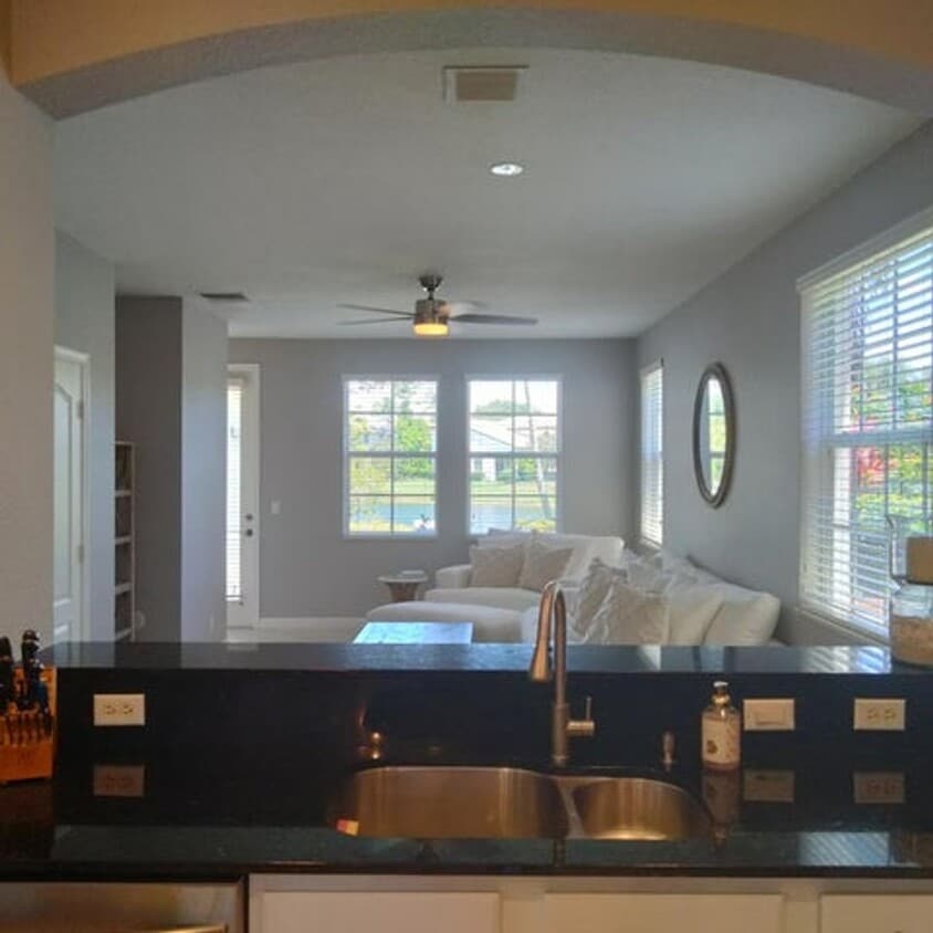 Foto principal - 647 Castle Dr