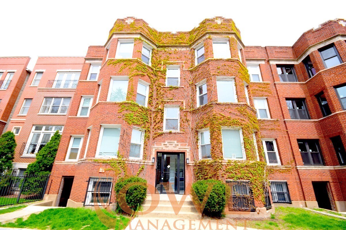 Foto principal - 926 W George St