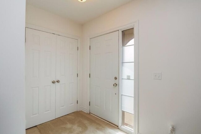 Foto del edificio - 3370 Endsleigh Ln