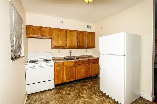 Foto del edificio - Lovely Afordable 2 Bedroom 1 Bath Garden A...