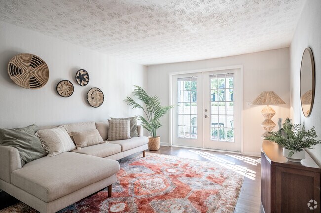 2BD, 2BA - 1,030SF - Dwell @ 750