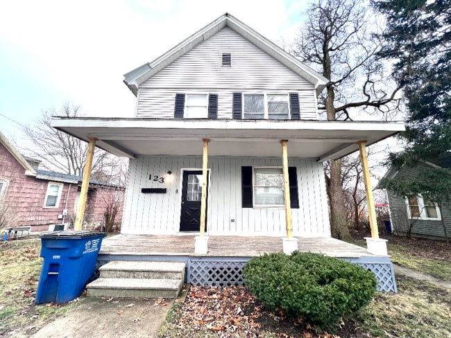 Building Photo - 123 1/2 E Fulton St