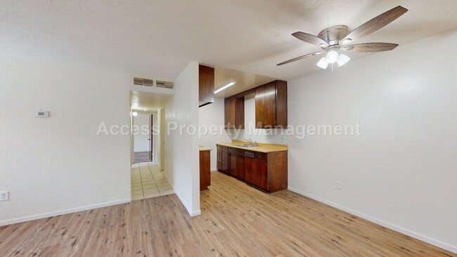 Building Photo - 709 2nd St