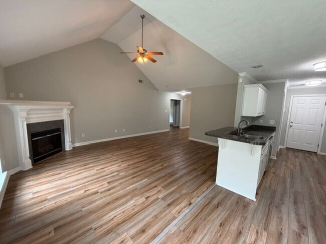 Building Photo - 514 Lory Ln