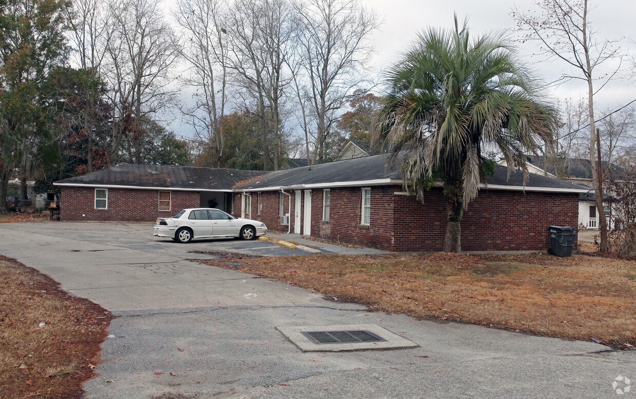 Foto del edificio - 5061 Rockingham St