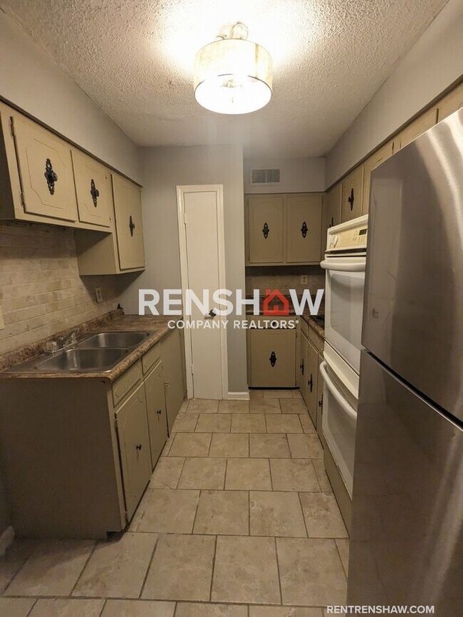 Building Photo - Whitehaven Townhouse - 3 Bed / 1.5 Bath - ...
