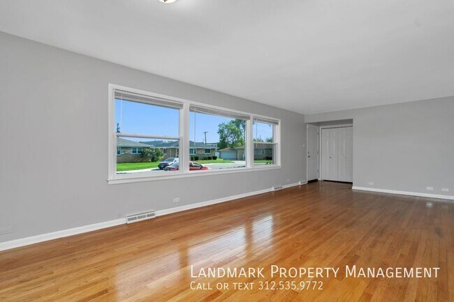 Foto del edificio - 16246 Dobson Ave