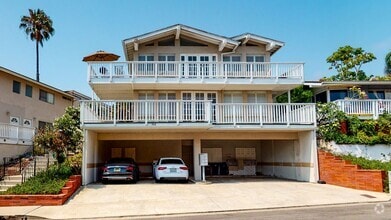 Building Photo - 242 Avenida Lobeiro