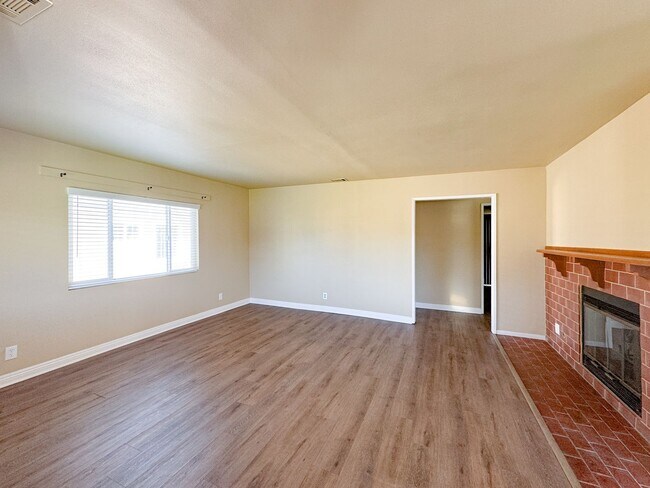 Foto del edificio - Spacious and cozy 3bd 2ba House in Gardena