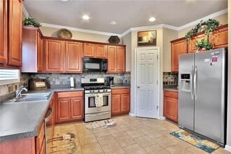 Building Photo - 5025 Sherwood Way