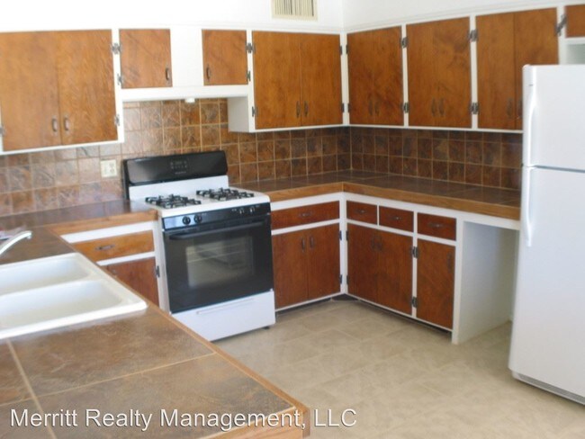 Foto del edificio - 3126 N Santa Rita Ave