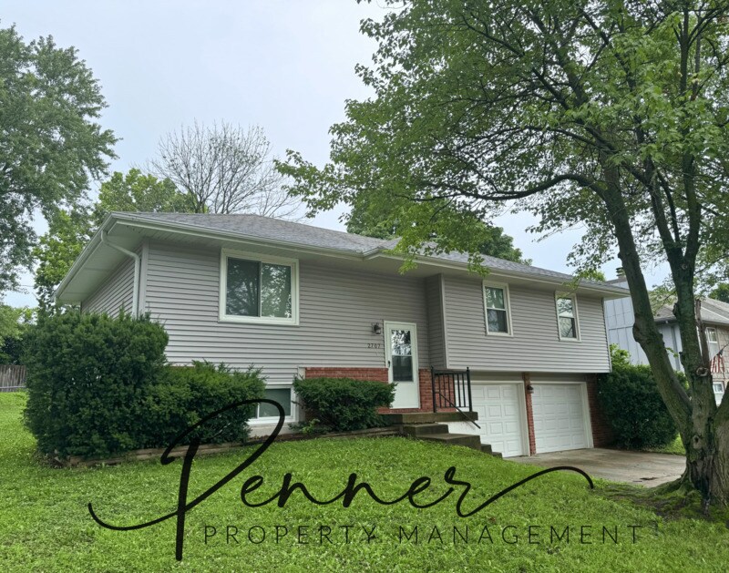 Primary Photo - 2707 S Coachman Dr