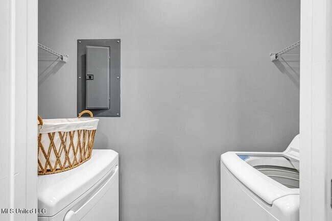 Foto del edificio - 12088 Lamey Brg Rd